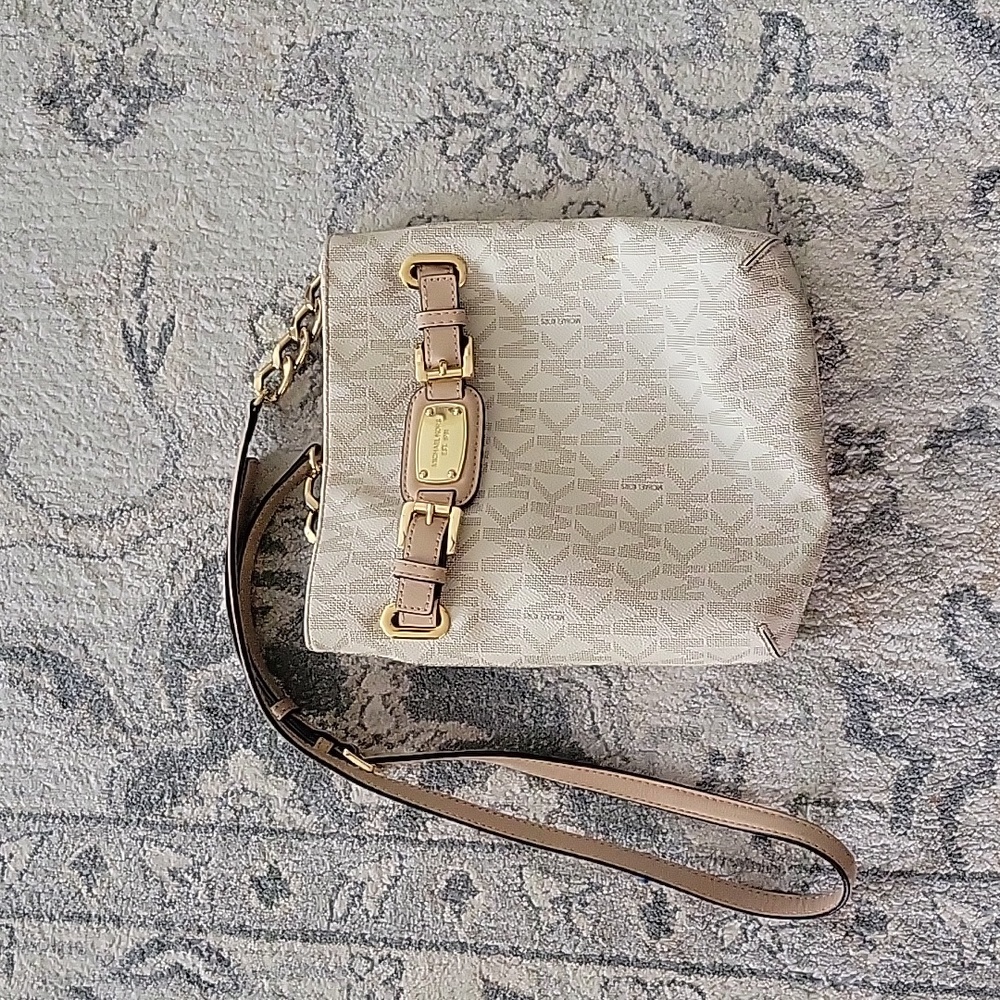 White Micheal Kors Purse